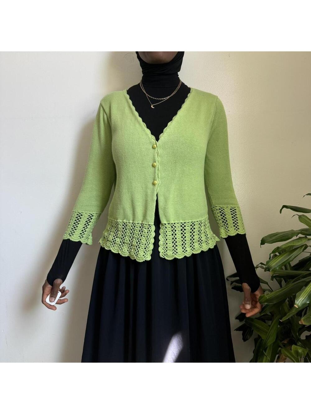 Vintage pear green crochet cottagecore cardigan size M